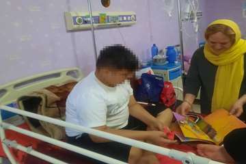 عضو رسمی شورای کتاب کودک در اقدامی داوطلبانه به اجرای برنامه‌های کتابخوانی برای کودکان بستری در مرکز آموزشی درمانی 17 شهریور پرد