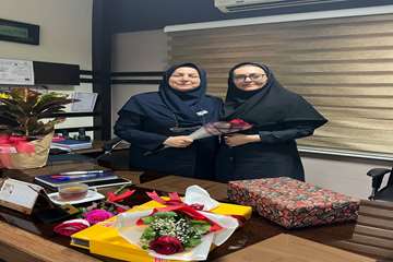 تبریک روز پرستار به مدیر پرستاری مرکز آموزشی درمانی 17 شهریور