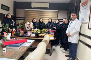 تبریک روز پرستار به مدیر پرستاری مرکز آموزشی درمانی 17 شهریور