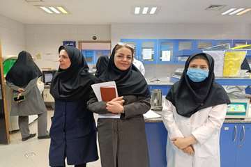 بازدید تیم مدیریتی ایمنی بیمار مرکز آموزشی درمانی 17 شهریور از آزمایشگاه (شهریور 1404)