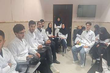 آموزش موازین ایمنی و کنترل عفونت به دانشجویان پرستاری 
