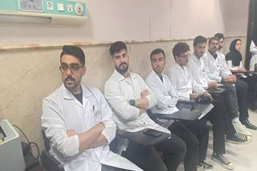 آموزش موازین ایمنی و کنترل عفونت به دانشجویان پرستاری 