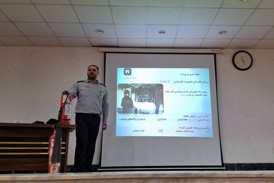 برگزاری کارگاه آموزشی مهار آتش در مرکز آموزشی درمانی 17 شهریور 